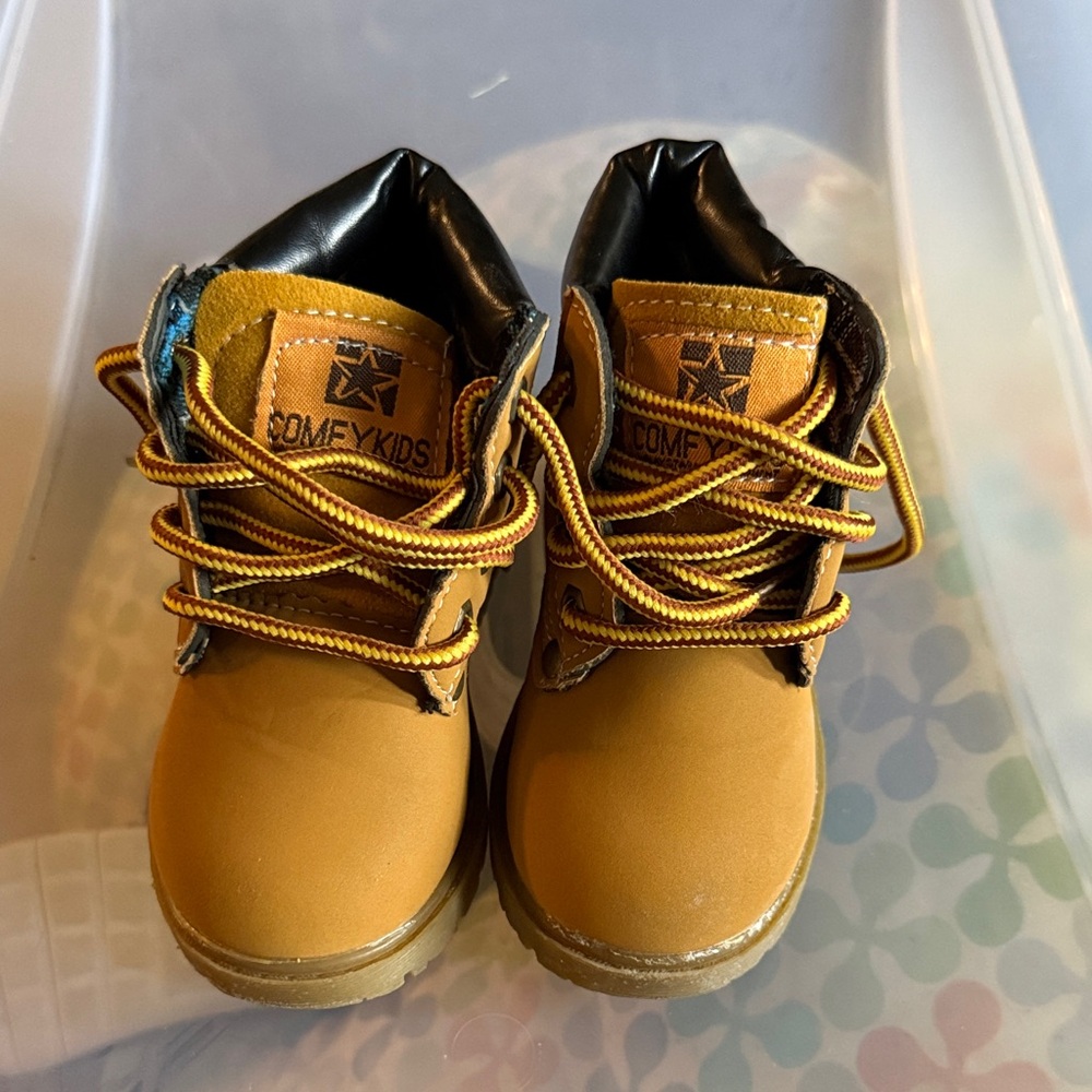 Toddler Comfy Kids tan boots